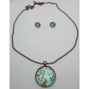 Necklace and earrings set